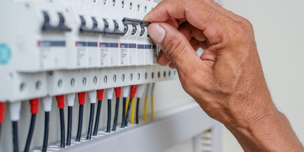 What are the functions of series circuit?