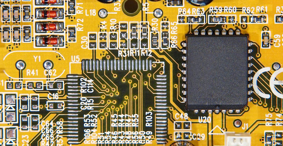 Consider a Charged Parallel-Plate Capacitor: How Can Its Capacitance Be Halved?